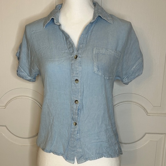 New Women’s Button-Up Denim Top (M) - Picture 1 of 4